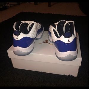 WMNS AIR JORDAN 11 RETRO LOW